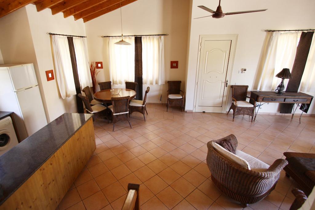 Amoroza Villa Pissouri Habitación foto
